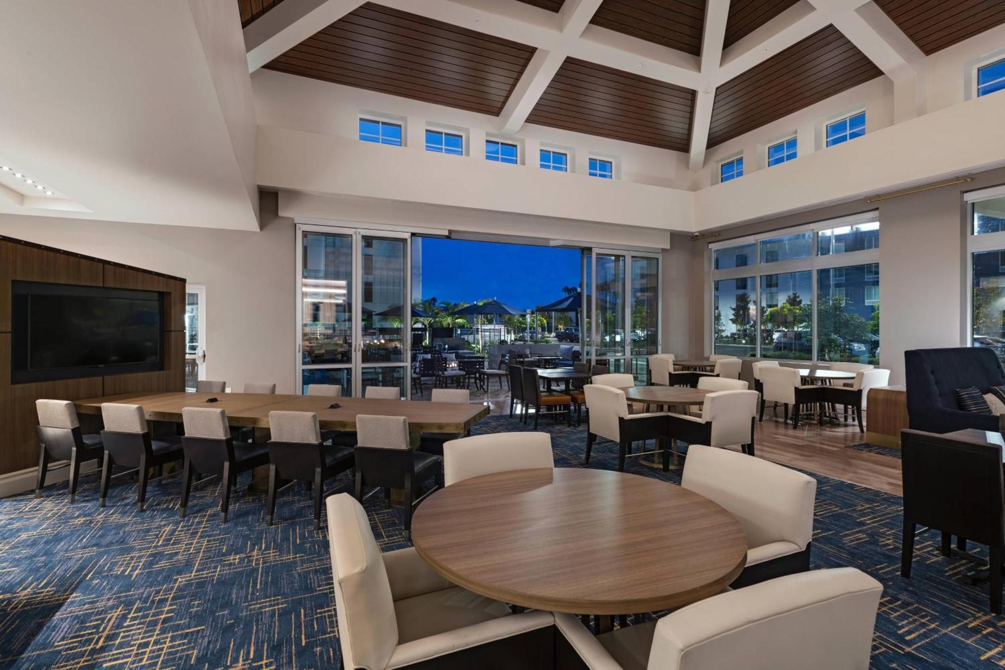 Towneplace Suites By Marriott San Diego Airport/Liberty Station Exterior photo